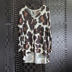 SHOW ME YOUR MUMU Animal Print Sweater oversized Small Women's Soft Comfy Cozy